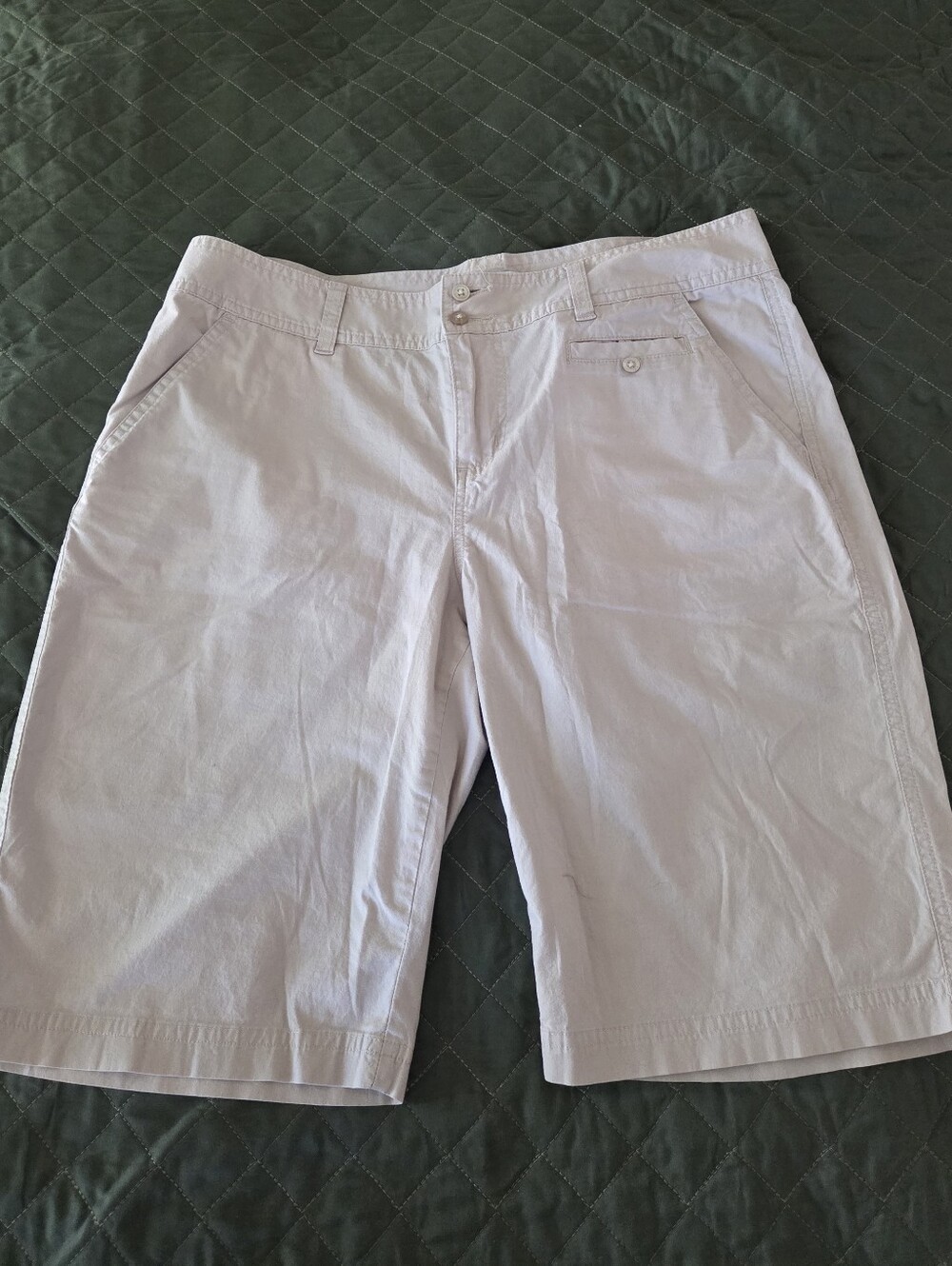 Columbia Womens Sz 12 Bermuda Shorts Khaki Cotton Blend 10" Inseam High Waisted
